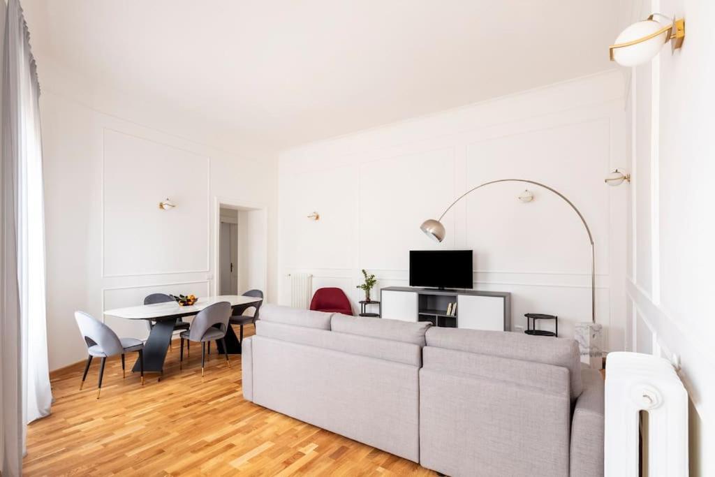 Sjr Luxury Apartment Trevi Fountain Rome Exterior photo
