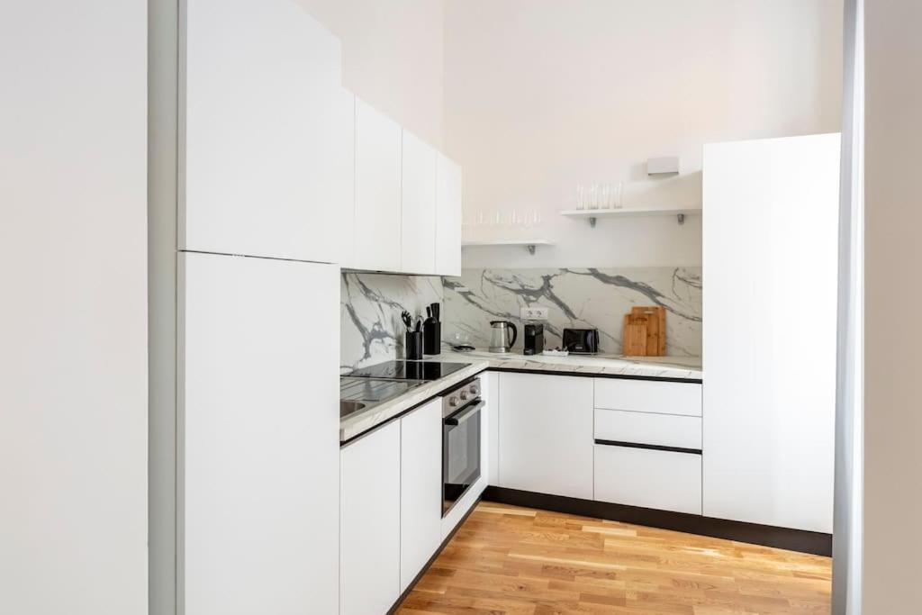 Sjr Luxury Apartment Trevi Fountain Rome Exterior photo